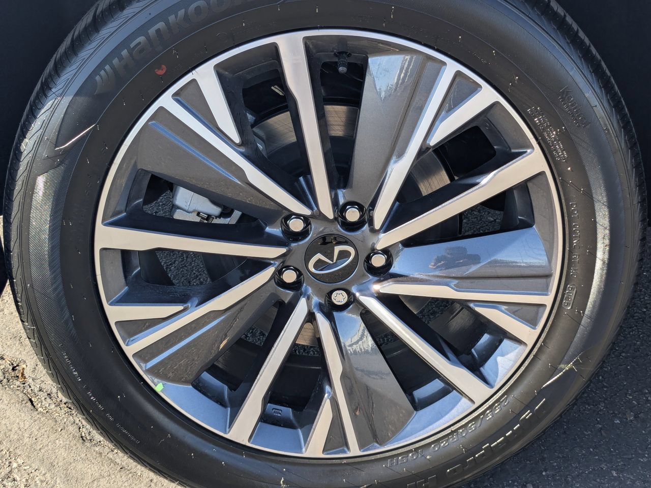 New 2026 INFINITI QX60 Luxe w/ Cargo Package FWD image 9