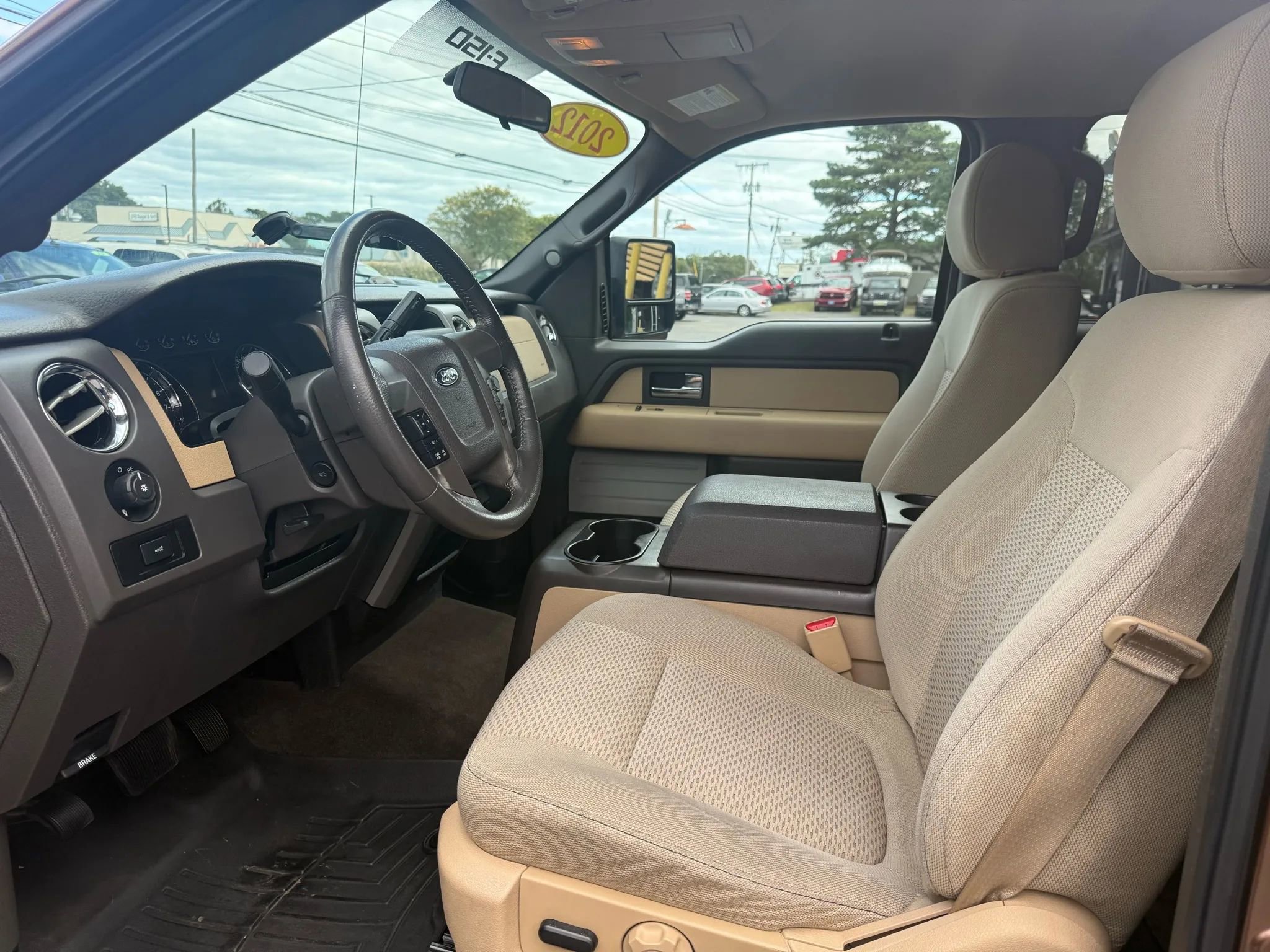 Used 2012 Ford F150 XLT w/ XLT Chrome Pkg image 16