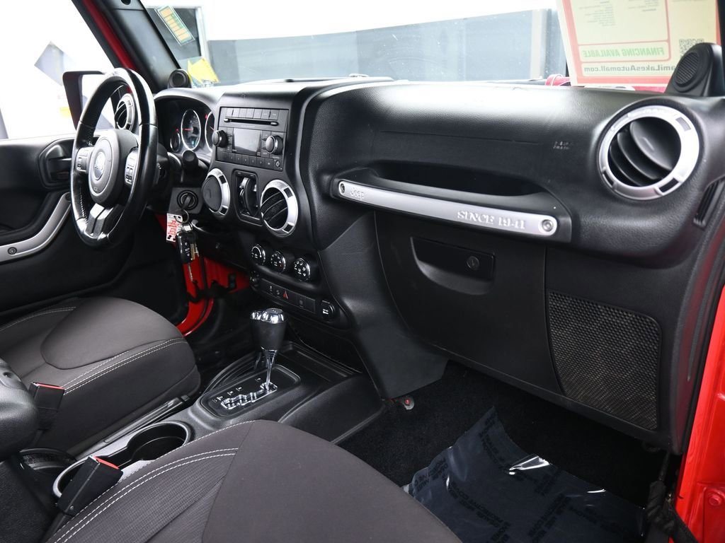 Used 2014 Jeep Wrangler Unlimited Rubicon image 48