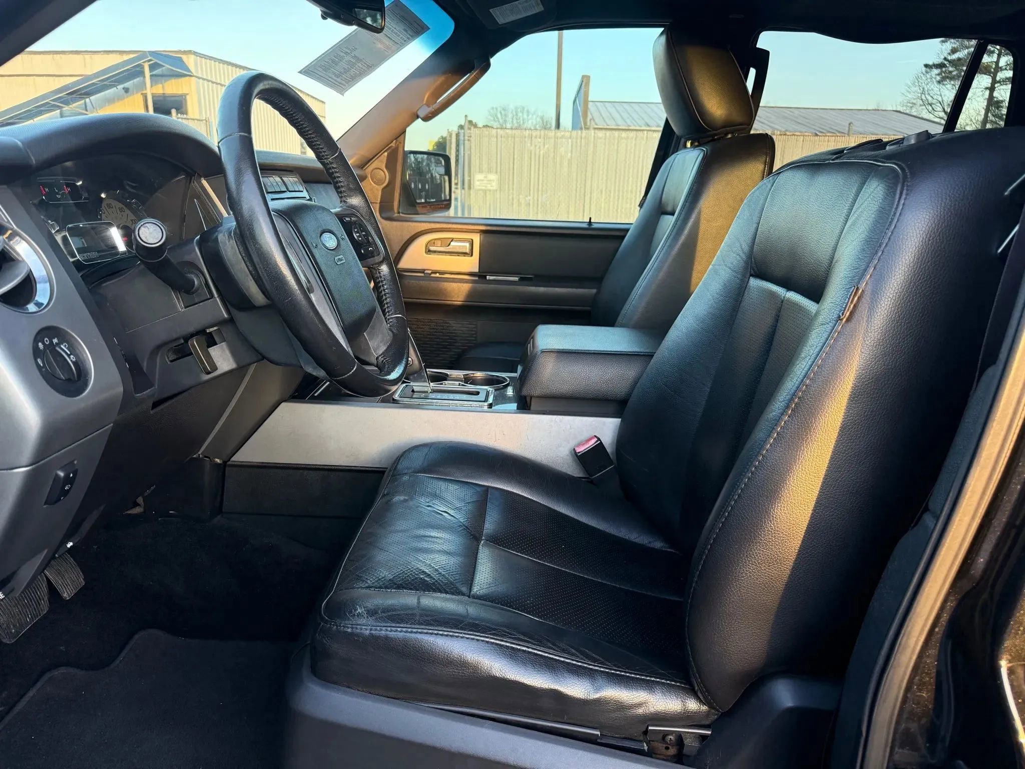 Used 2012 Ford Expedition XLT image 2