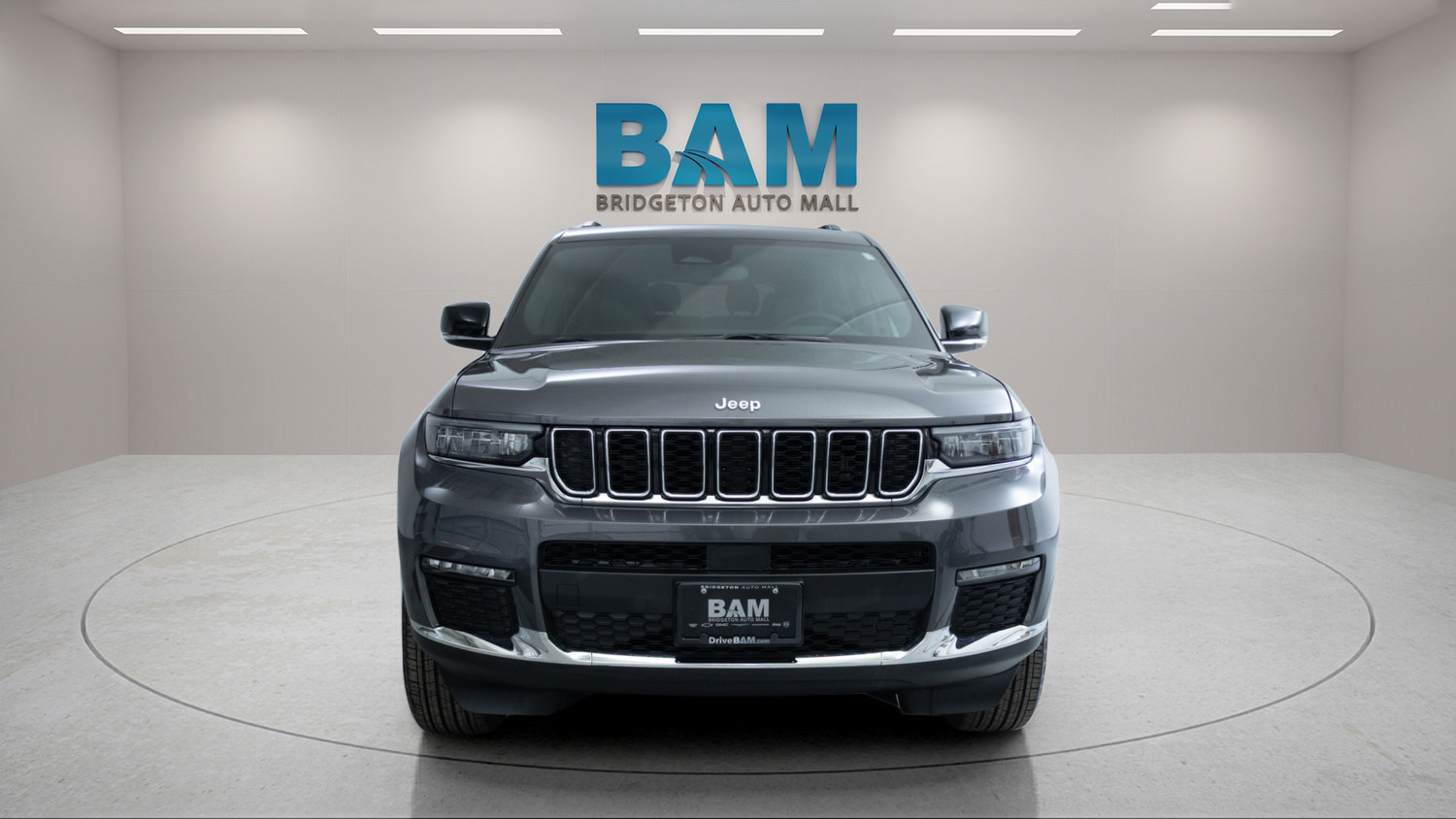 Used 2024 Jeep Grand Cherokee L Limited AWD/4WD image 2