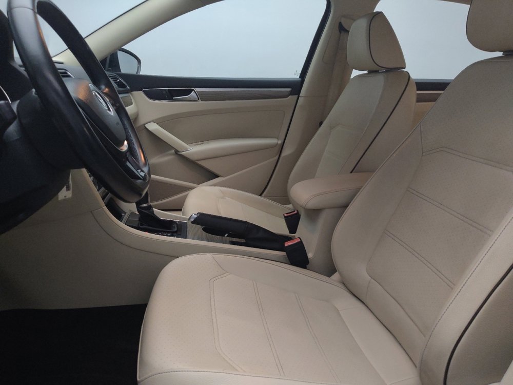 Used 2016 Volkswagen Passat 1.8T SE w/ Lighting Package (P06) image 17