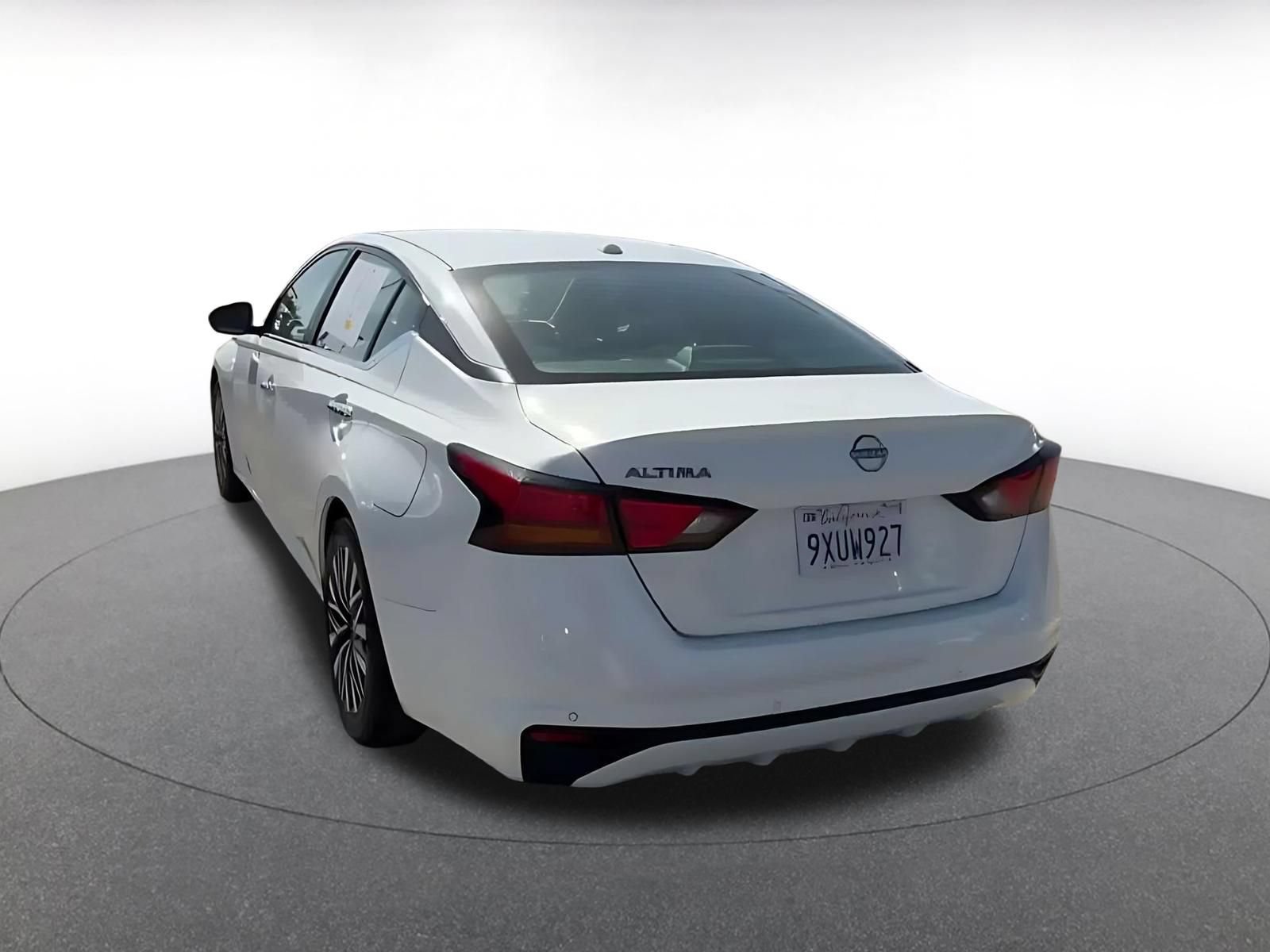 Used 2025 Nissan Altima 2.5 SV FWD image 10