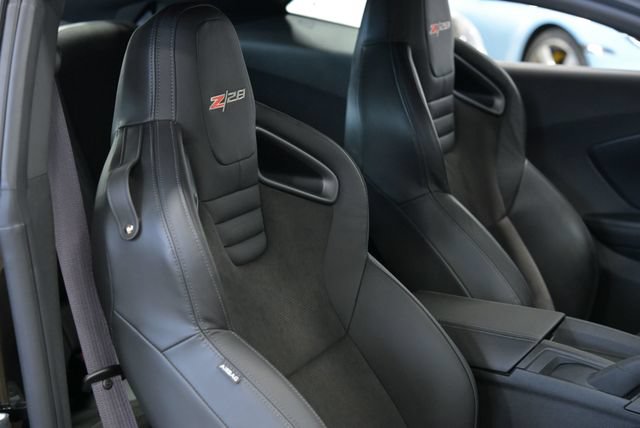 Used 2015 Chevrolet Camaro Z/28 RWD image 37