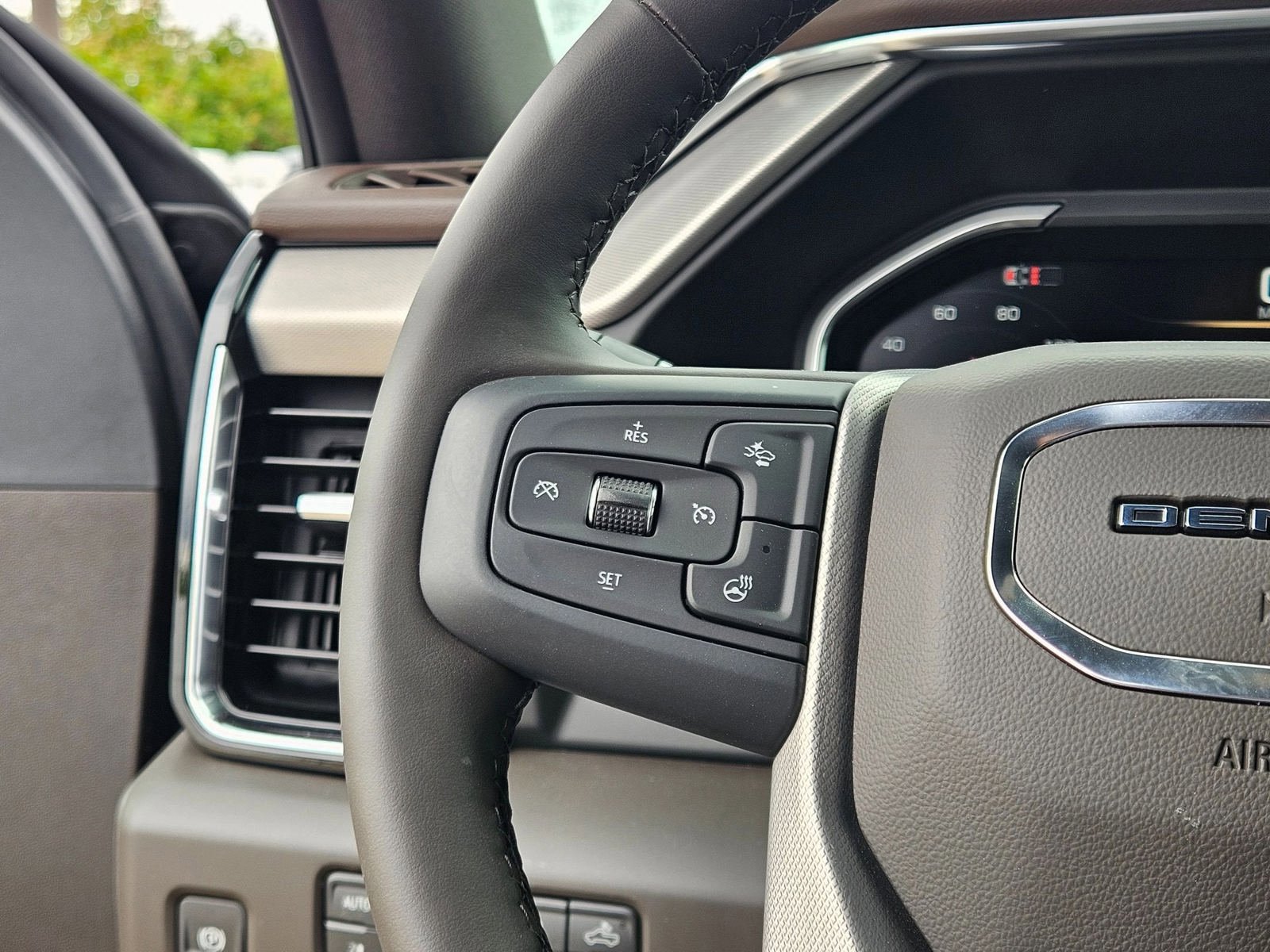 New 2026 GMC Sierra 3500 Denali w/ Technology Package AWD/4WD image 13