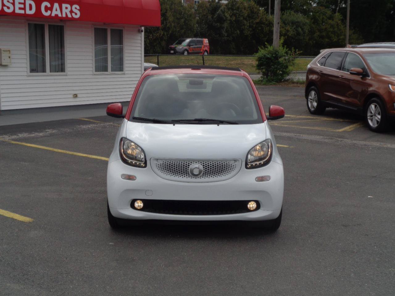 Used 2017 smart fortwo passion RWD image 11