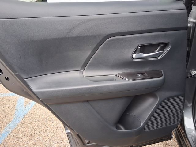 New 2026 Nissan Kicks SR w/ SR Premium Package FWD image 12