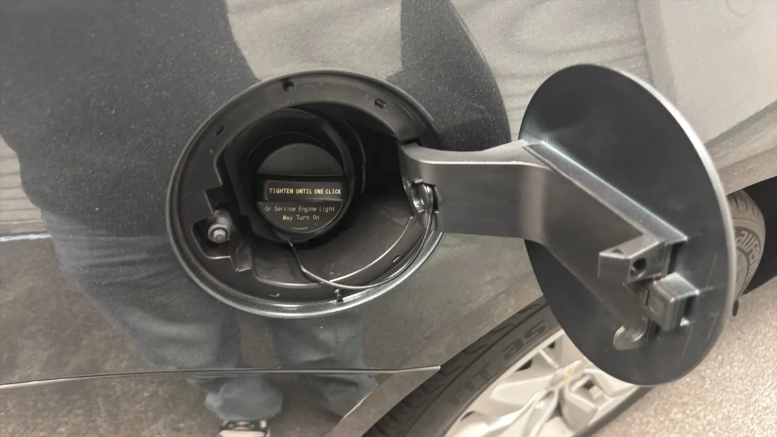 Used 2018 Chevrolet Impala LT FWD image 28