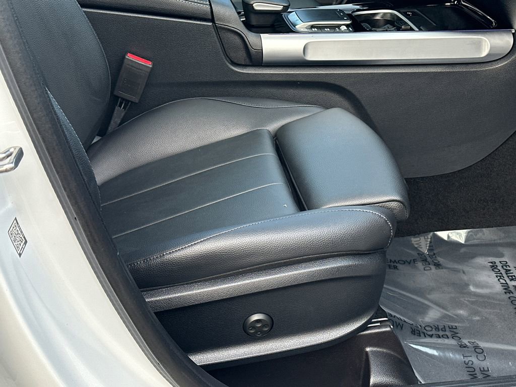 Used 2023 Mercedes-Benz GLB 250 4MATIC image 15