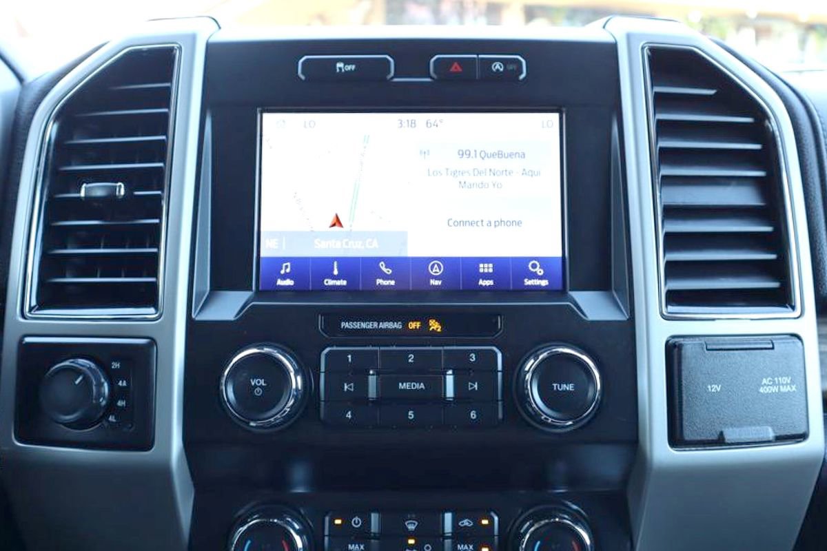 Used 2019 Ford F150 Lariat image 37