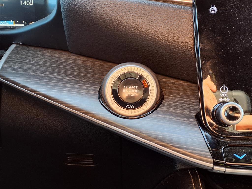 Used 2024 Jeep Wagoneer L Series II w/ Flexible Seating Group image 15