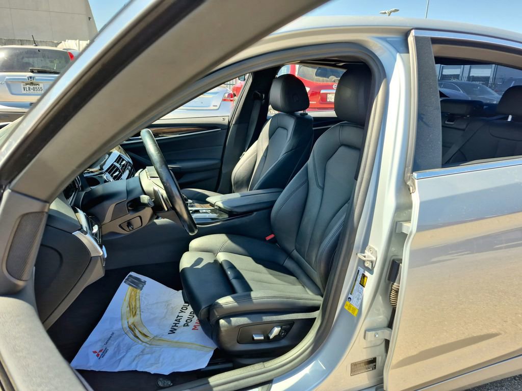 Used 2019 BMW 530i w/ Convenience Package RWD image 10