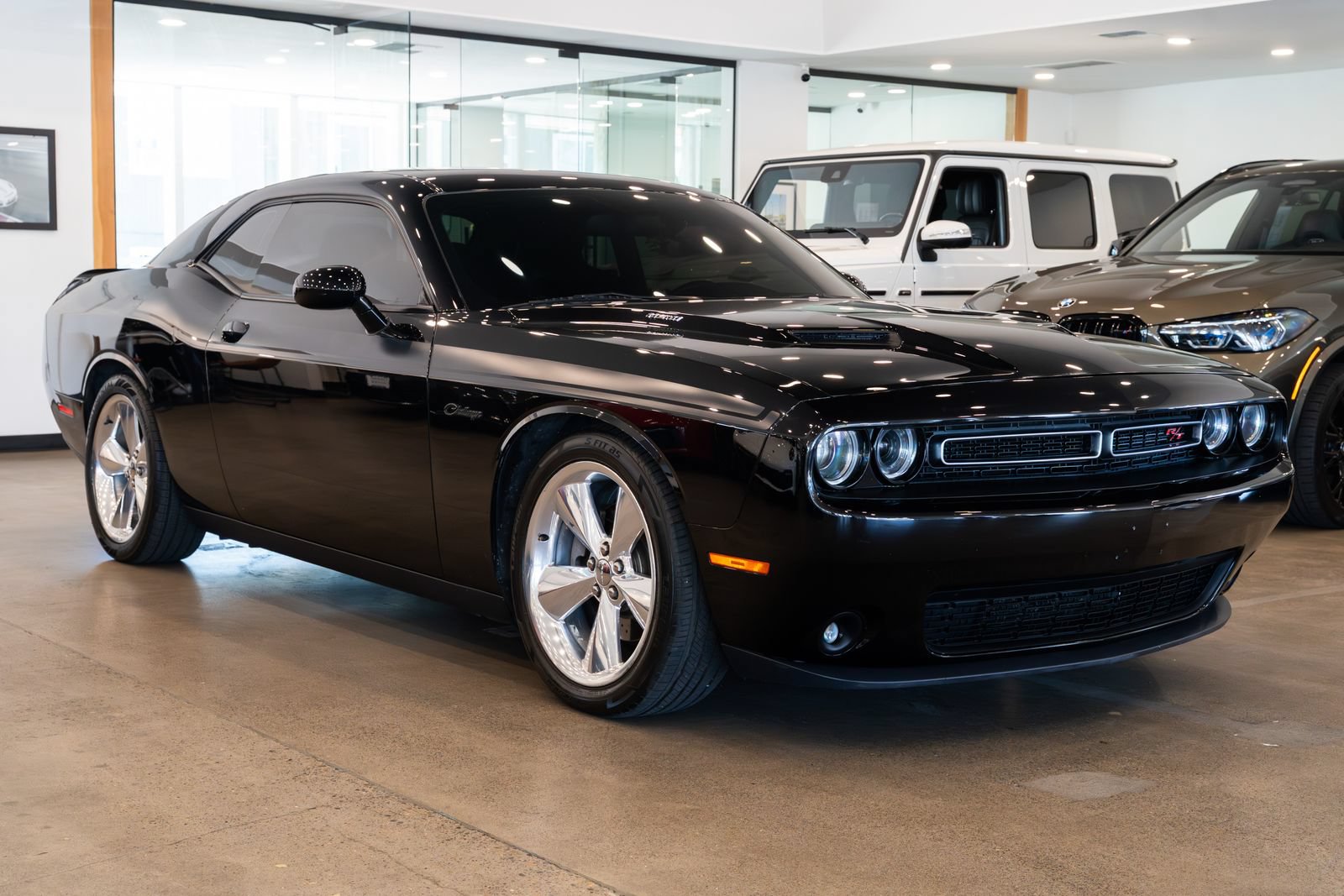 Used 2015 Dodge Challenger R/T Plus RWD image 3
