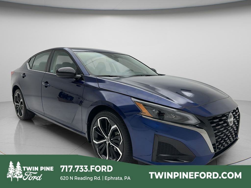 Used 2024 Nissan Altima 2.5 SR AWD/4WD image 1