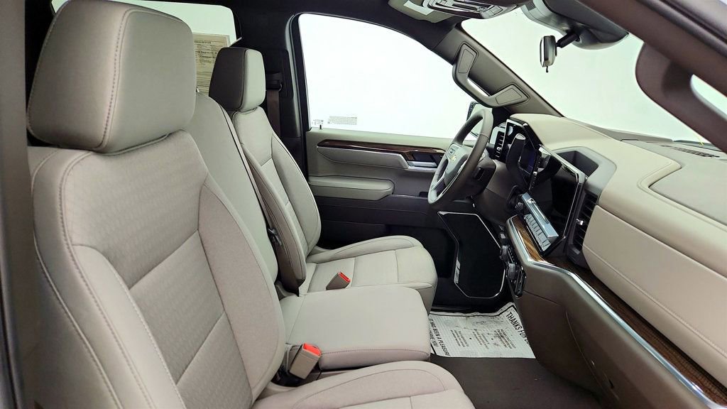 Used 2025 Chevrolet Silverado 1500 LT image 23