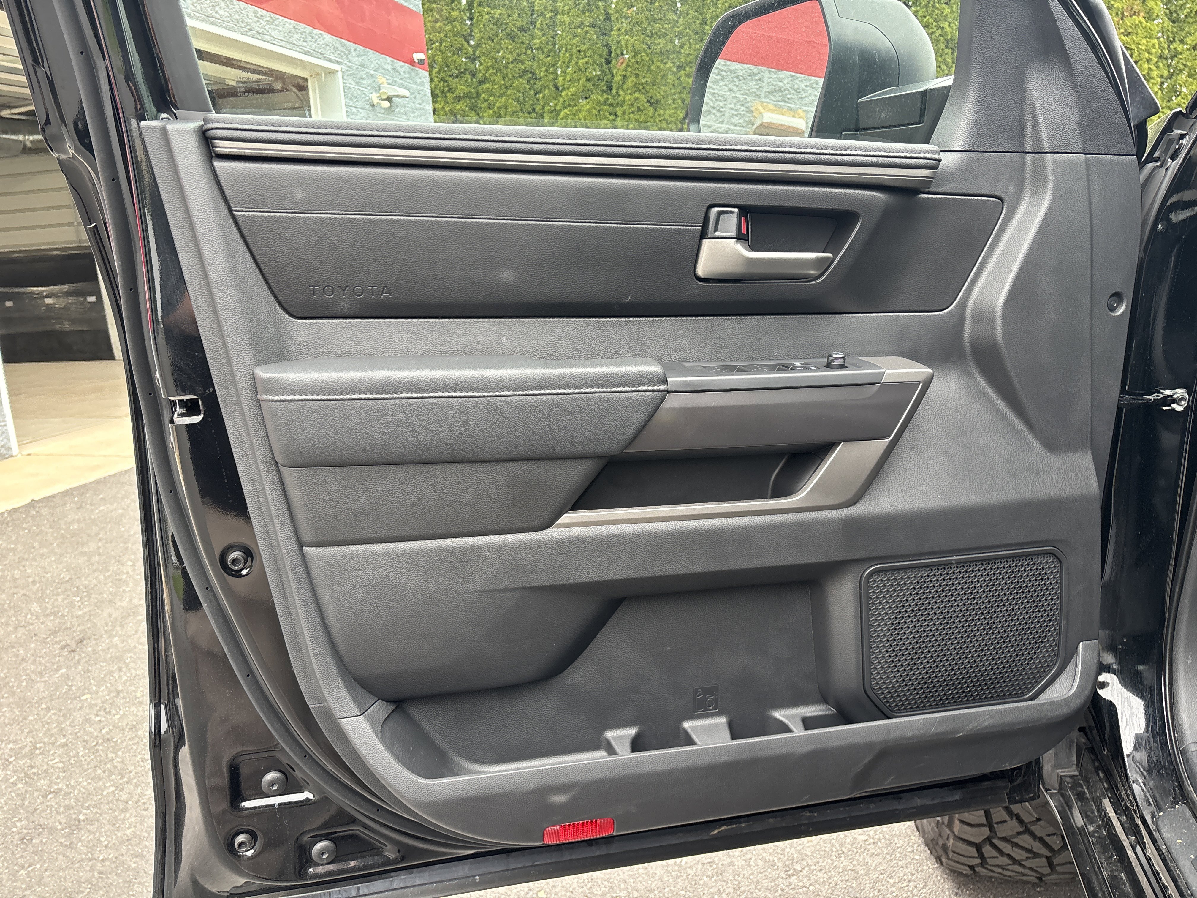 Used 2025 Toyota Tundra SR5 AWD/4WD image 15