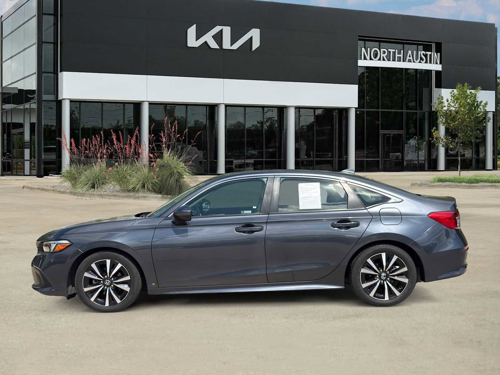 Used 2022 Honda Civic EX image 6