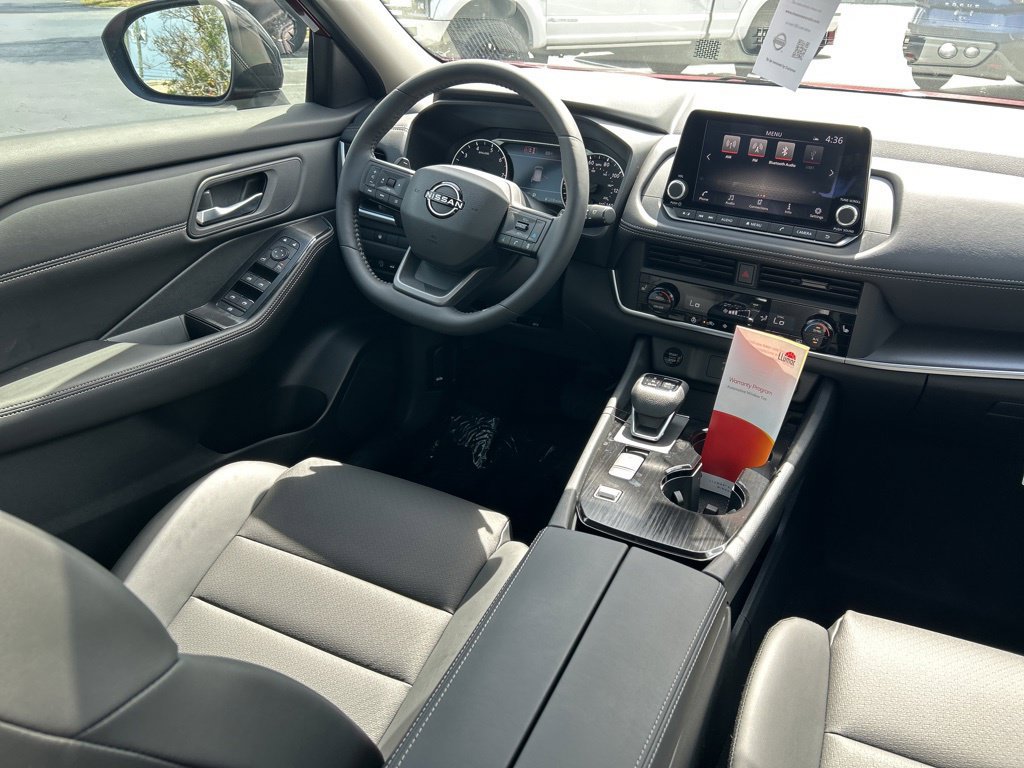 Used 2026 Nissan Rogue Dark Armor FWD image 10