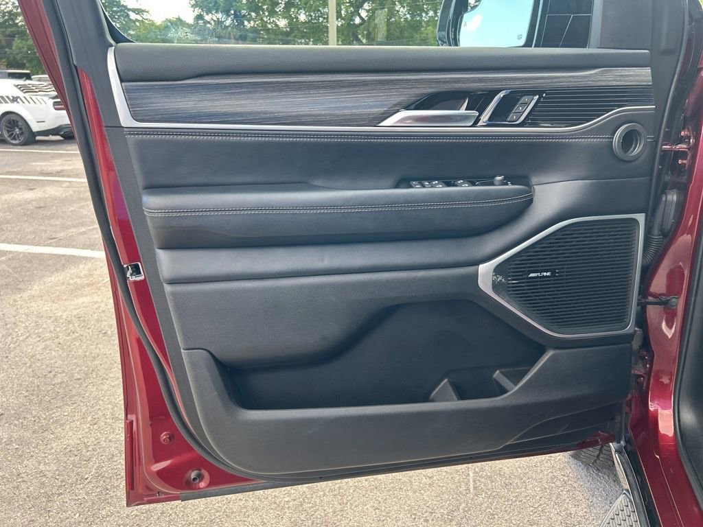 Used 2023 Jeep Wagoneer Series III w/ Preferred Equipment Group image 30