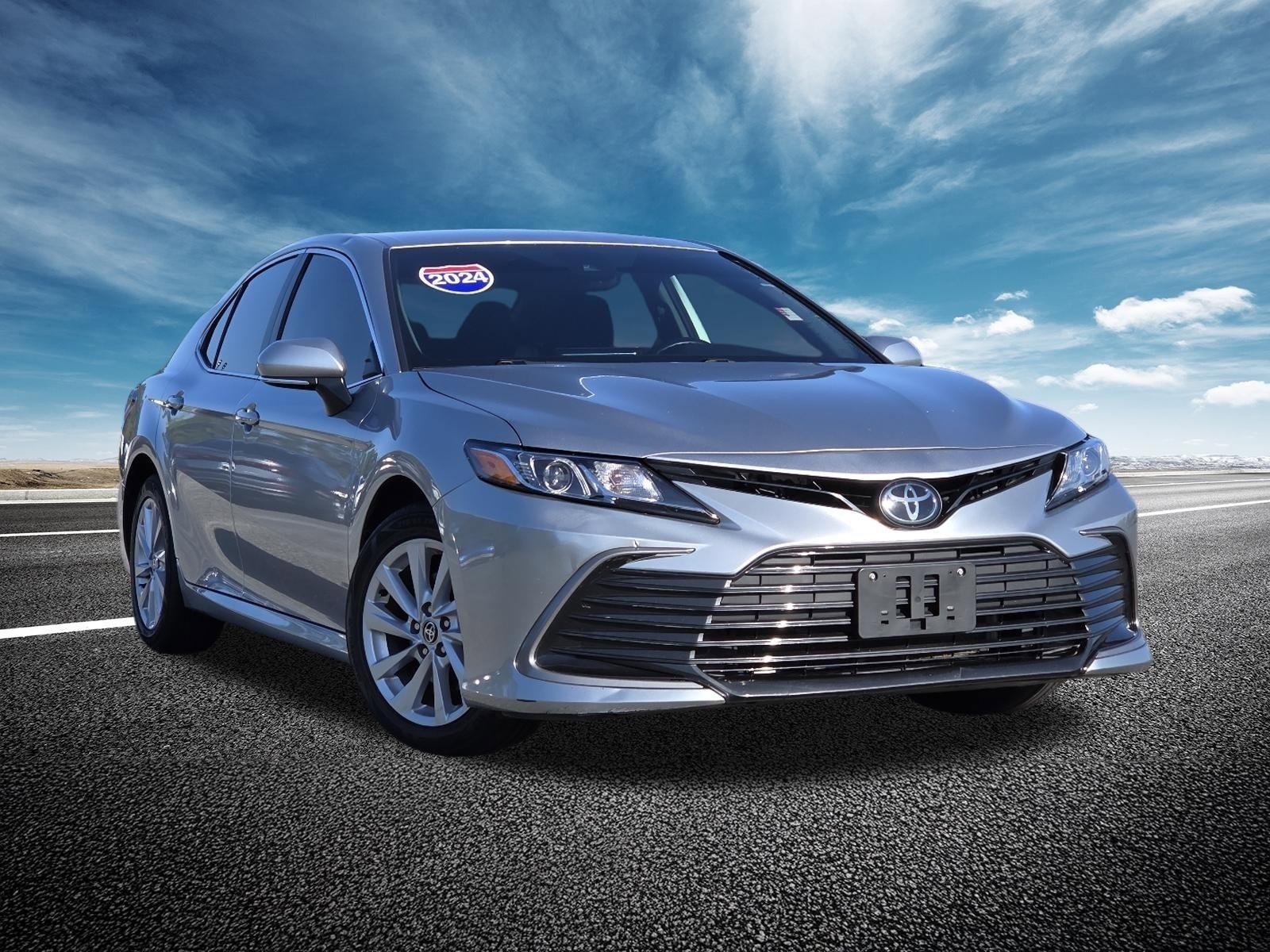 Used 2024 Toyota Camry LE w/ Convenience Package FWD image 2