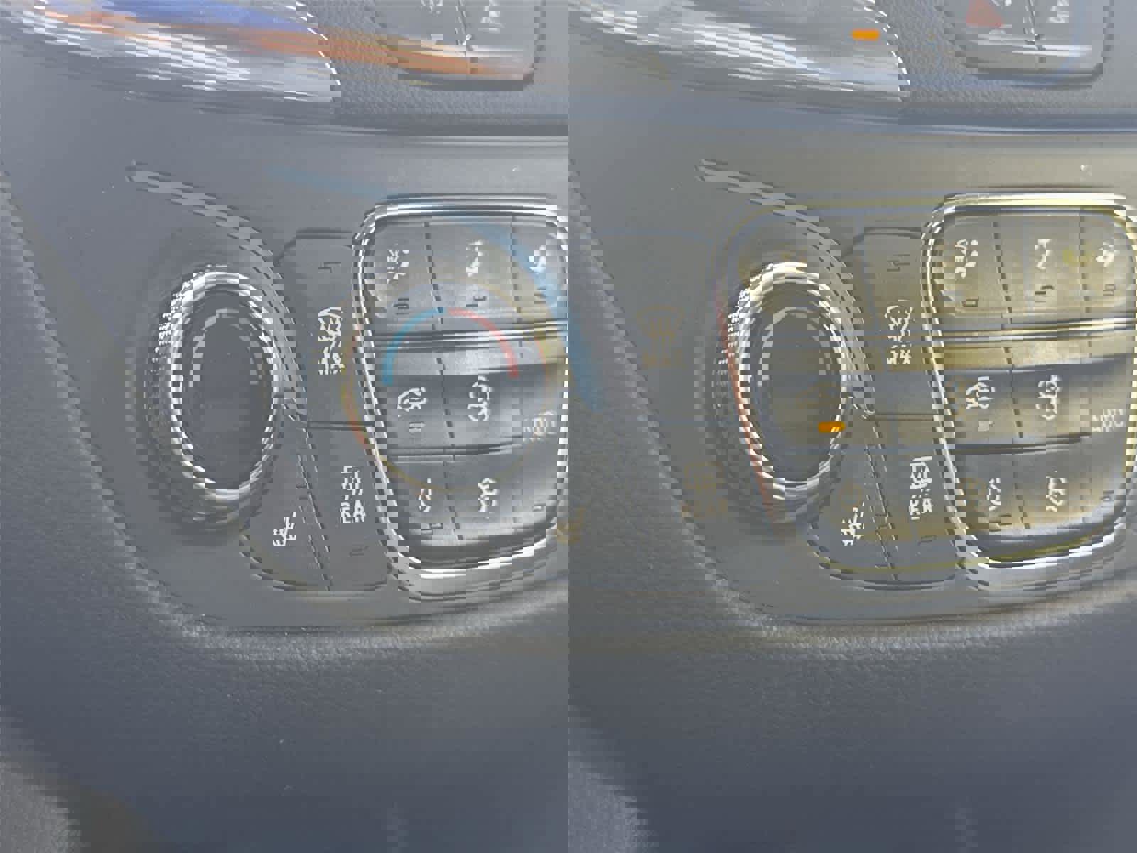 Used 2023 Chevrolet Equinox LT image 19