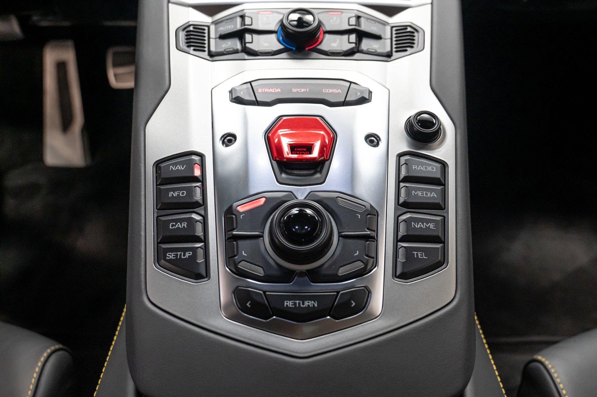 Used 2014 Lamborghini Aventador LP 700-4 image 28