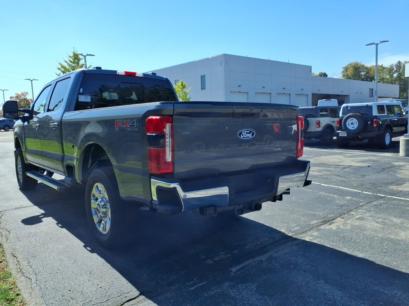 New 2027 Ford F250 Lariat w/ Lariat Premium Package AWD/4WD image 8