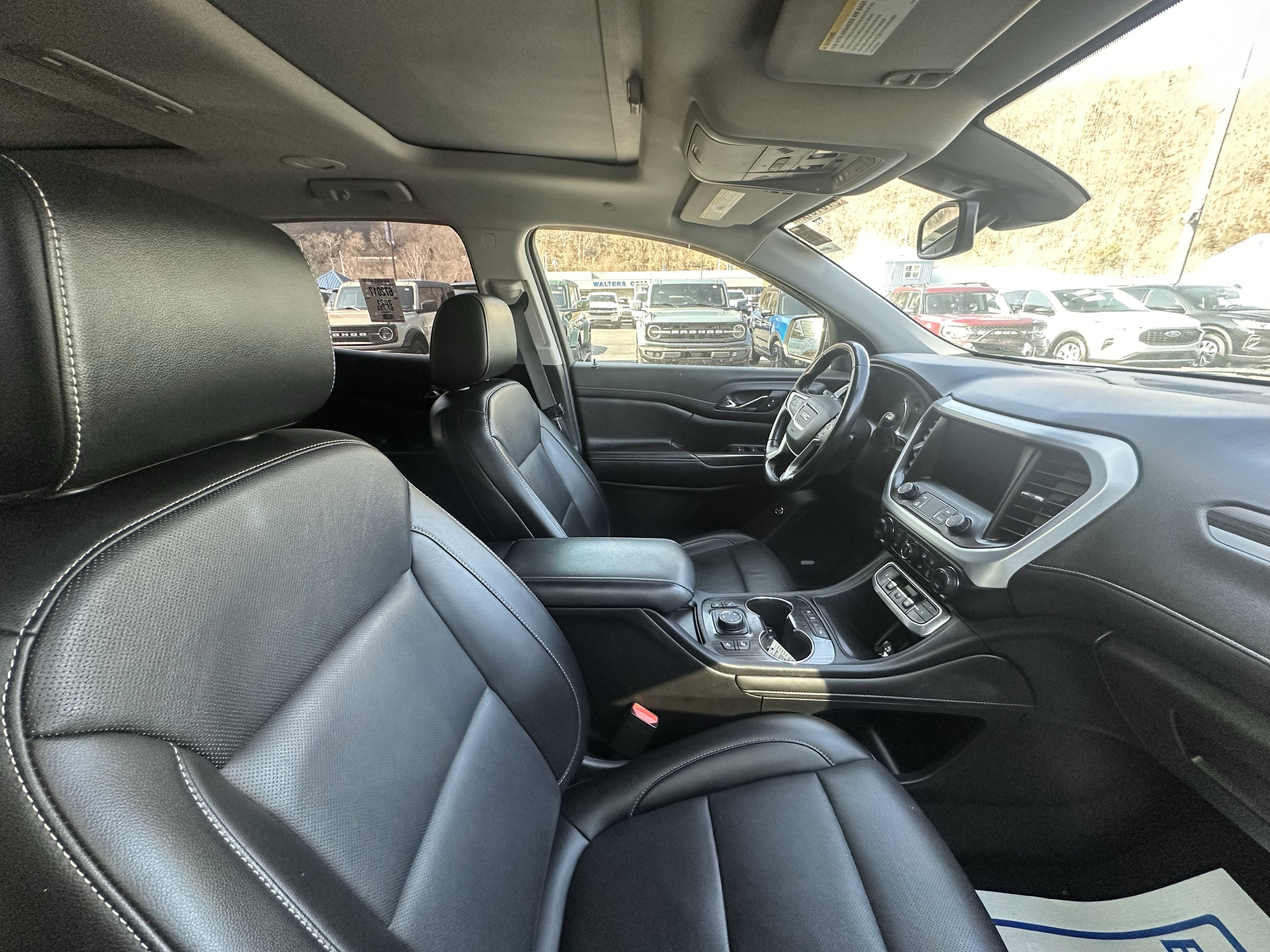 Used 2021 GMC Acadia SLT w/ Trailering Package image 11