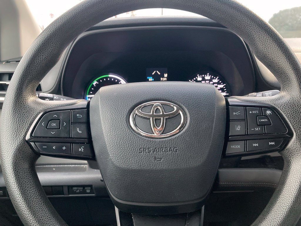 Used 2022 Toyota Sienna LE FWD image 12