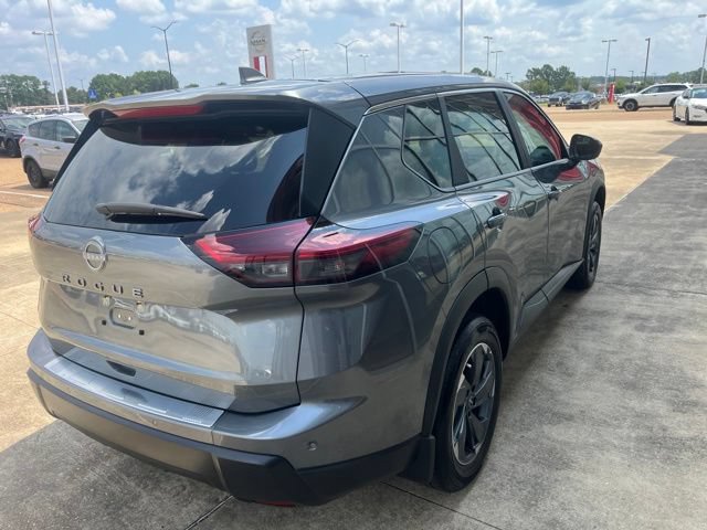 Used 2026 Nissan Rogue SV FWD image 4