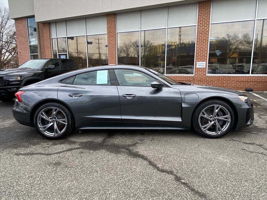 Used 2023 Audi e-tron GT Premium Plus image 2