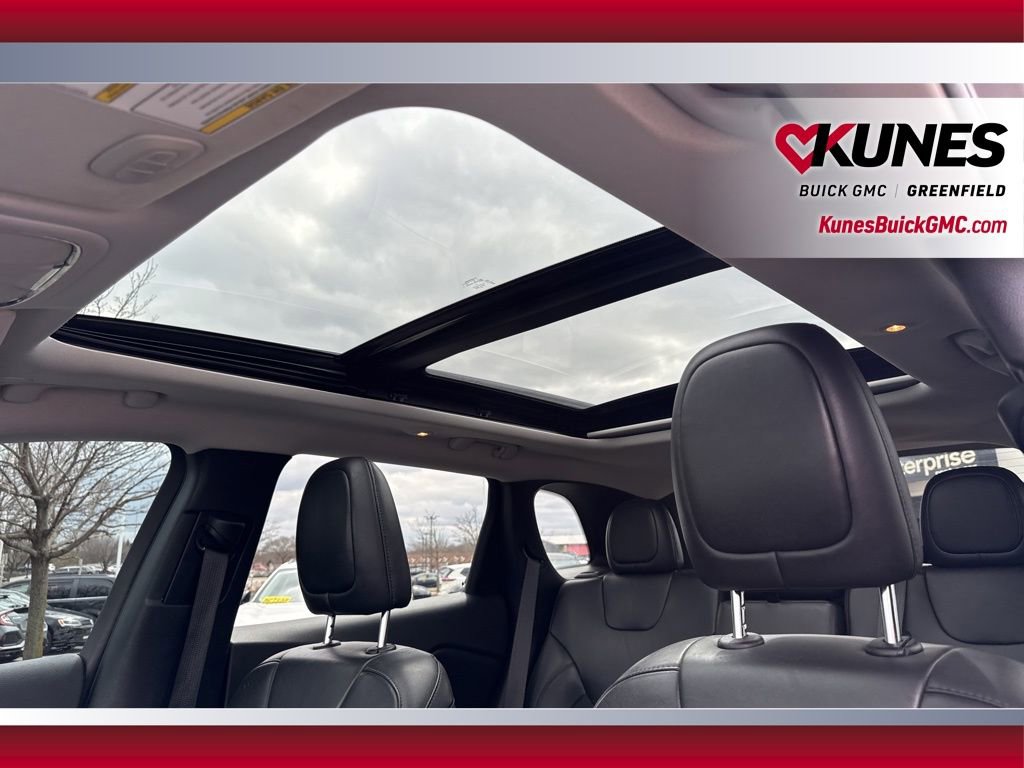 Used 2020 Jeep Cherokee Latitude Plus image 17