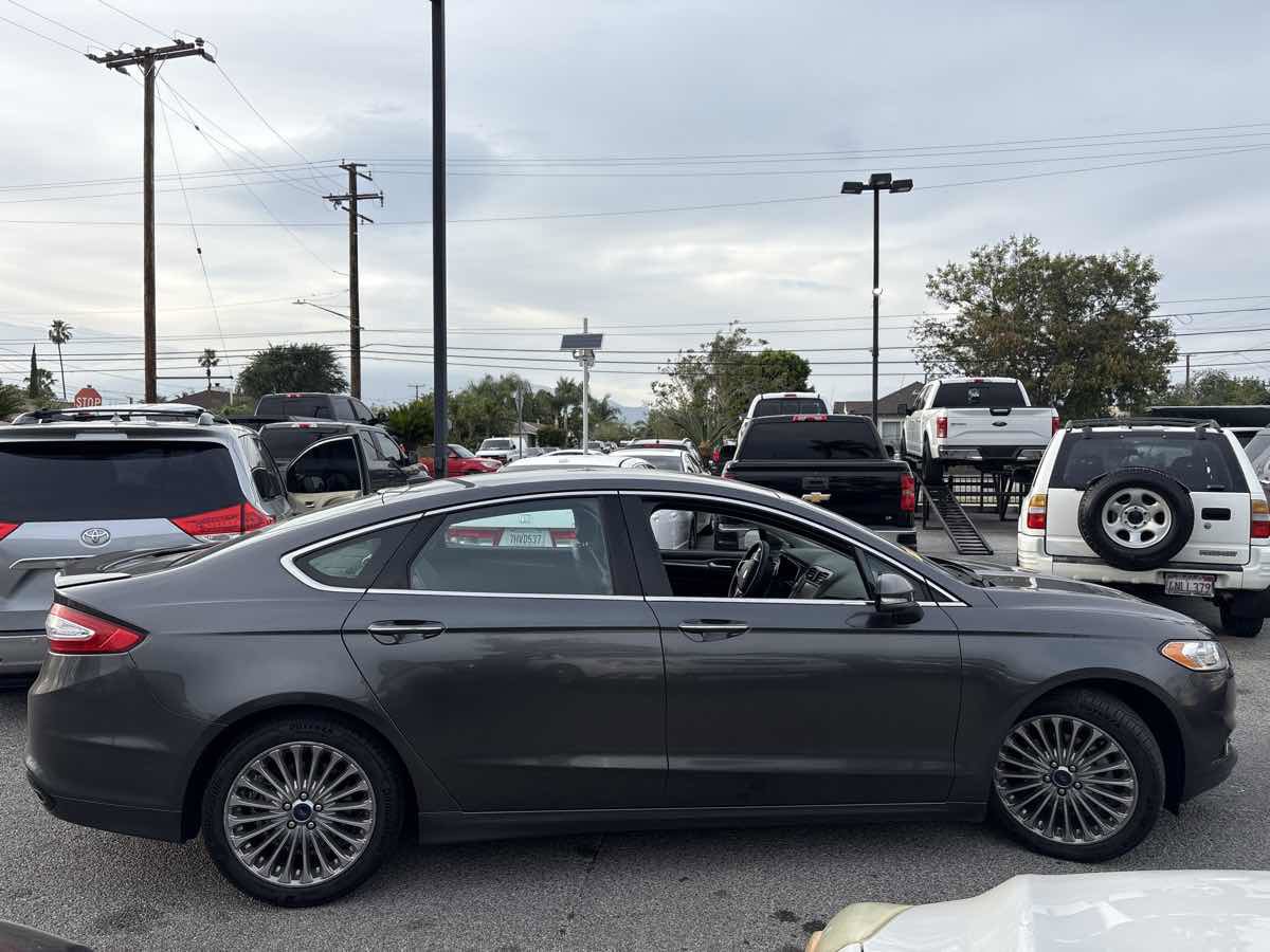 Used 2015 Ford Fusion Titanium FWD image 4