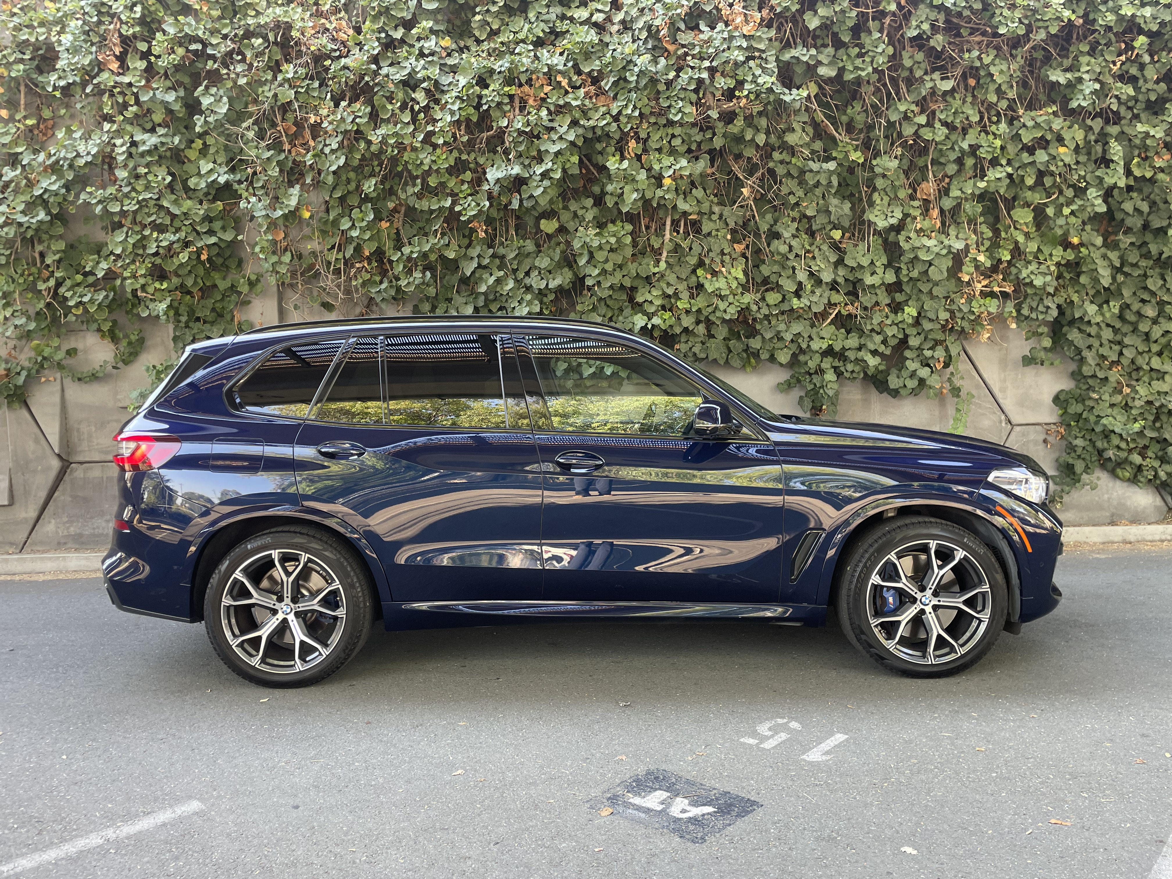Used 2021 BMW X5 M50i w/ Executive Package AWD/4WD image 2