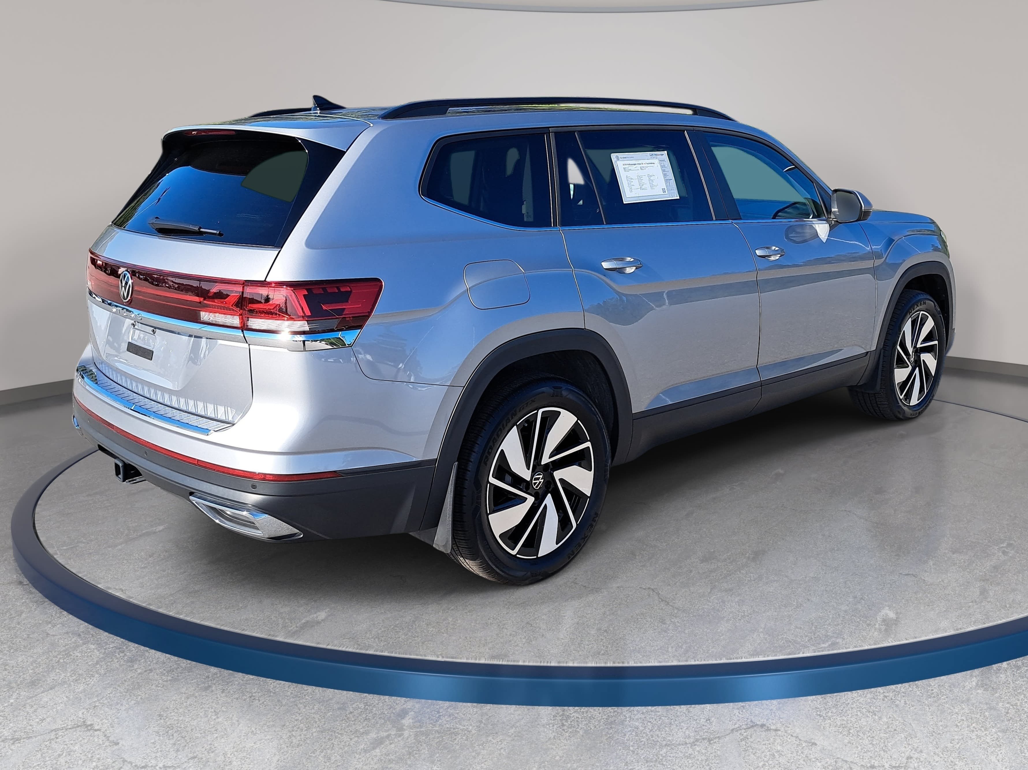 Certified 2026 Volkswagen Atlas SE FWD image 5
