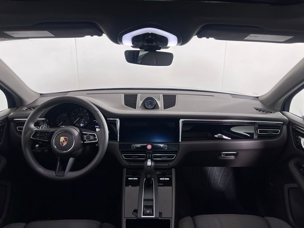 Certified 2025 Porsche Macan image 25