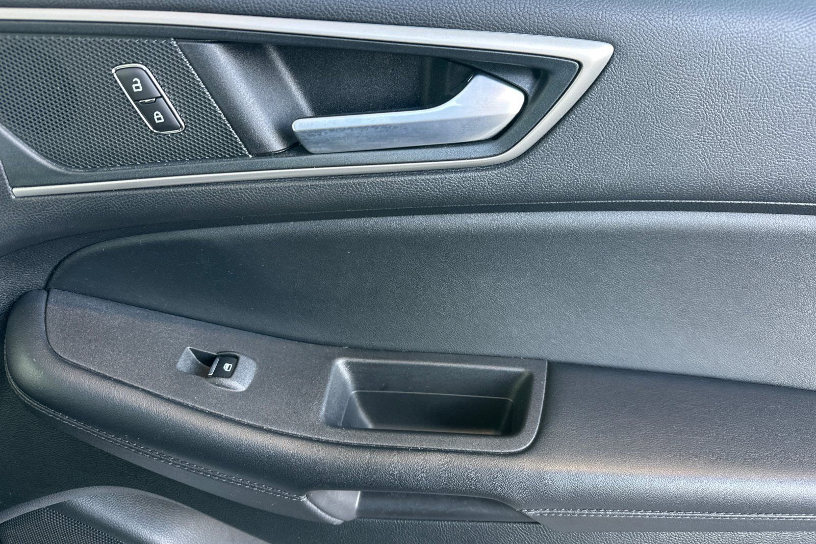 Used 2024 Ford Edge SEL image 21