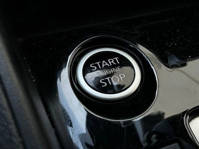 Used 2025 Nissan Versa SV FWD image 29