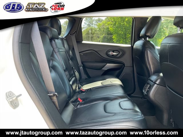 Used 2019 Jeep Cherokee Latitude w/ Popular Appearance Group FWD image 12