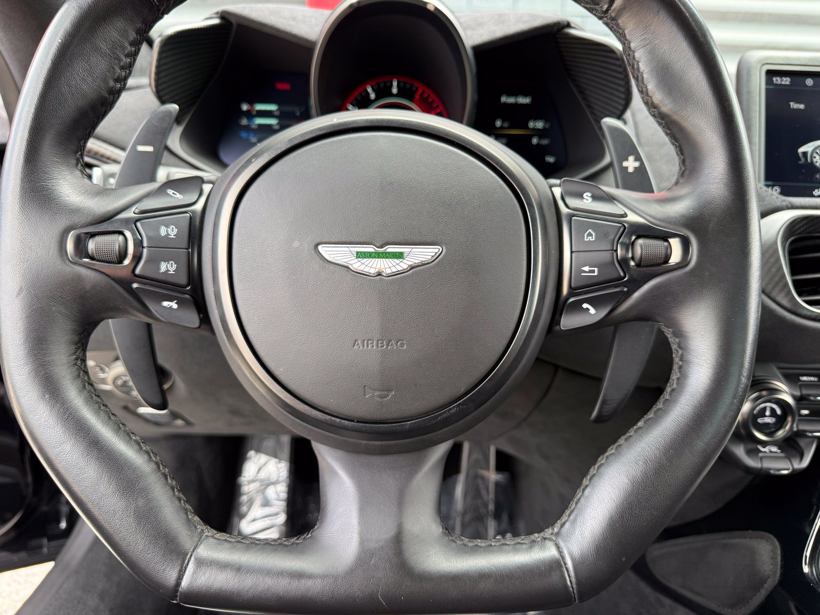 Used 2019 Aston Martin V8 Vantage Coupe RWD image 28