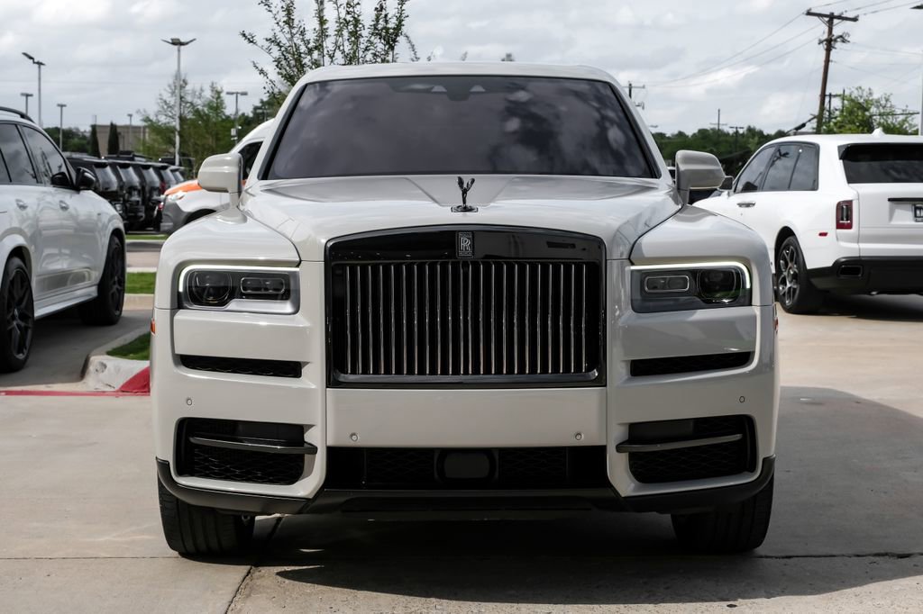 Used 2022 Rolls-Royce Cullinan Black Badge image 4