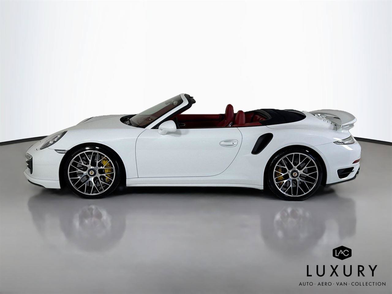 Used 2015 Porsche 911 Turbo S AWD/4WD image 9