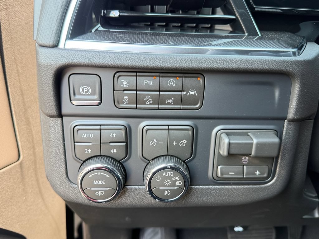 New 2026 Chevrolet Suburban RST AWD/4WD image 22