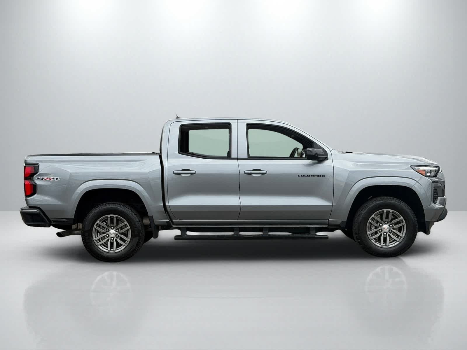 Used 2025 Chevrolet Colorado LT w/ LT Convenience Package AWD/4WD image 8