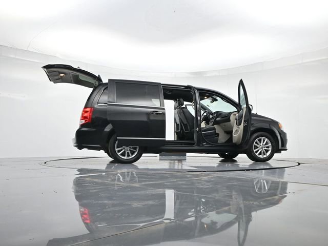 Used 2019 Dodge Grand Caravan SXT image 49