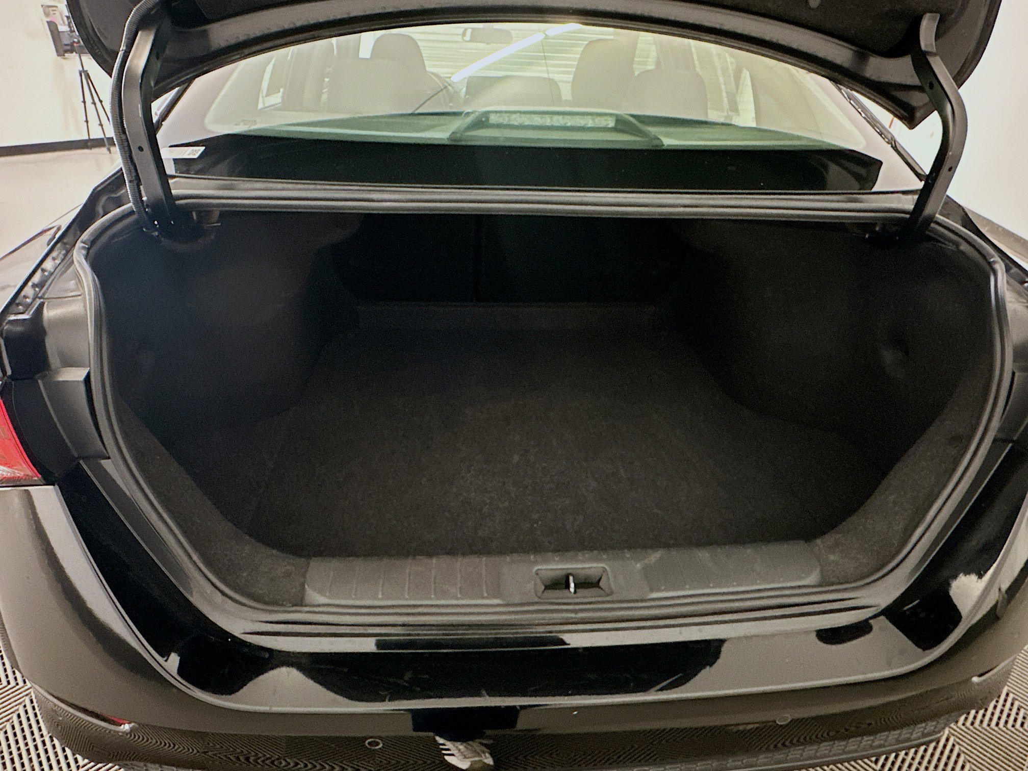 Used 2024 Nissan Sentra SV FWD image 28