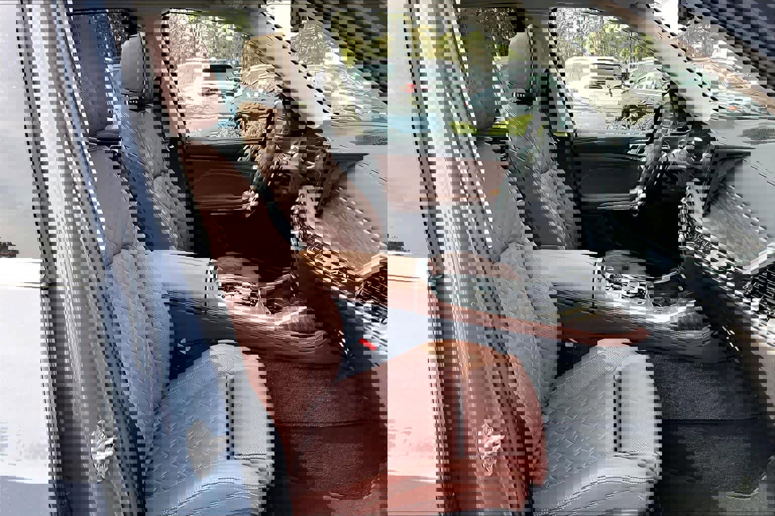 Certified 2024 BMW X7 xDrive40i w/ Premium Package image 9