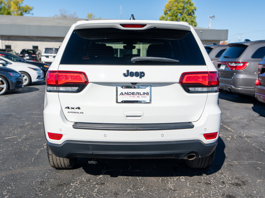 Used 2019 Jeep Grand Cherokee Laredo AWD/4WD image 8