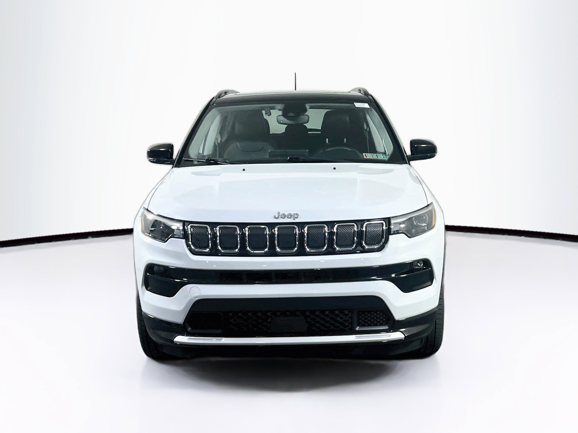 Used 2022 Jeep Compass Limited w/ Elite Group AWD/4WD image 2