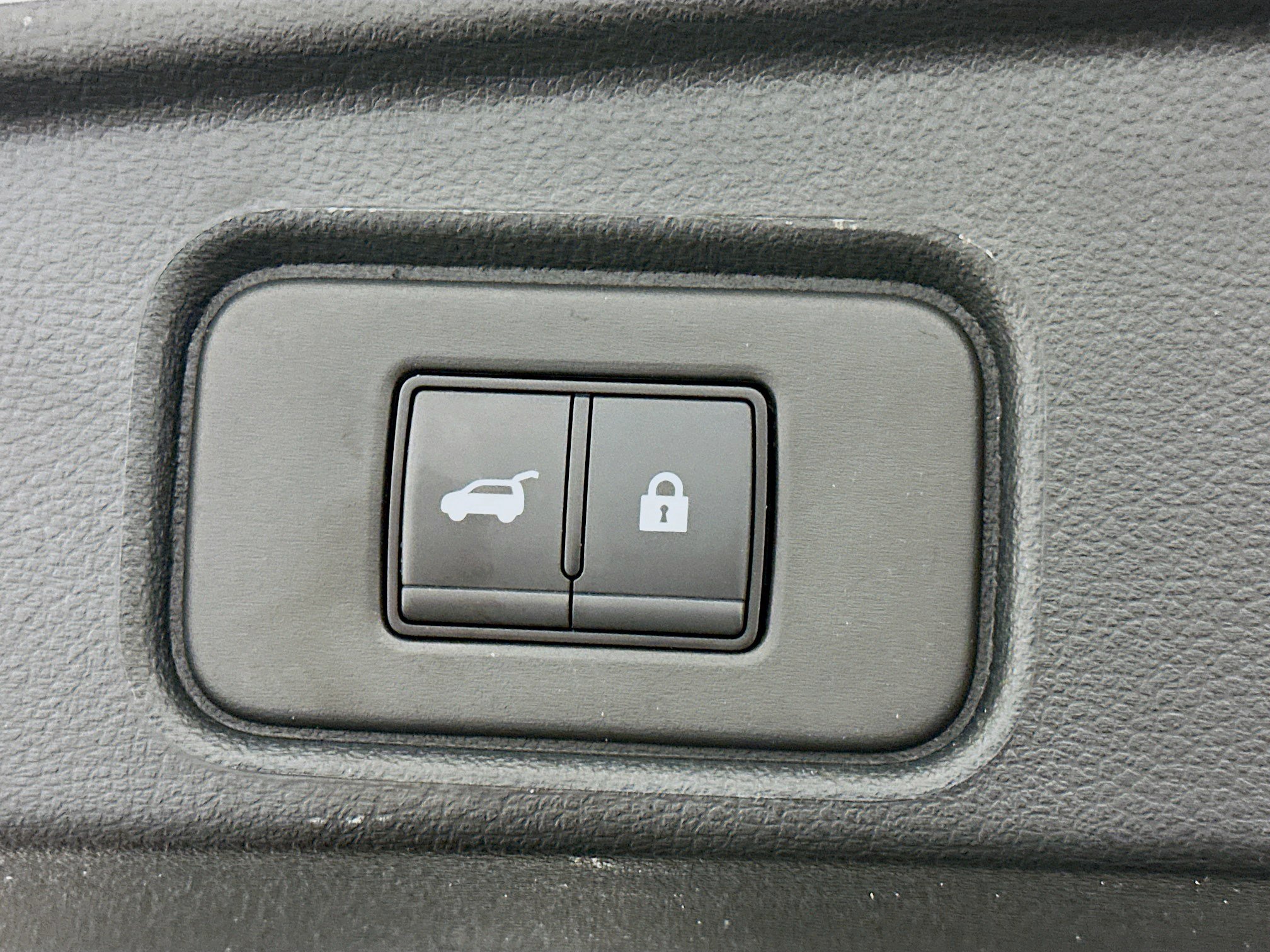Used 2025 Nissan Pathfinder SV AWD/4WD image 31